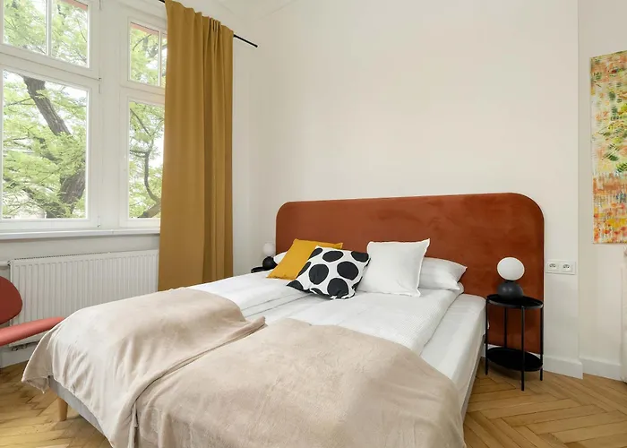 Bright Near The Zoo And Mtp By Renters Apartment