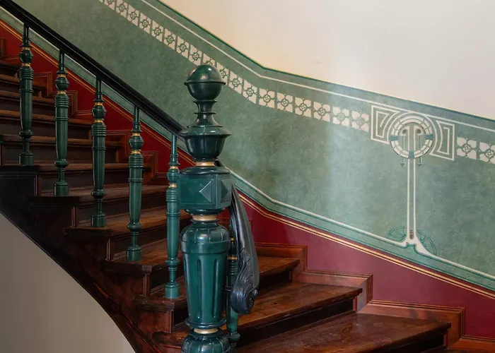 Bright Near The Zoo And Mtp By Renters Apartment